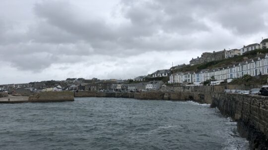 Cornwall empfängt uns mit Regen.